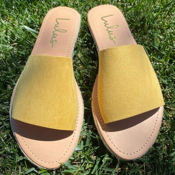 Sandals - Picture 2 of 3